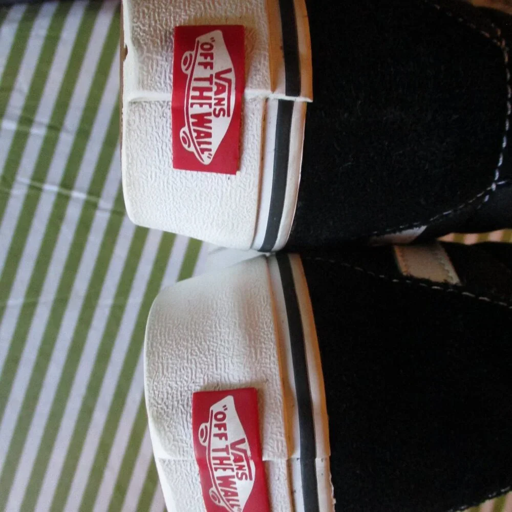 Vans Off the Wall High-Top Sneakers - Picture 16 of 16